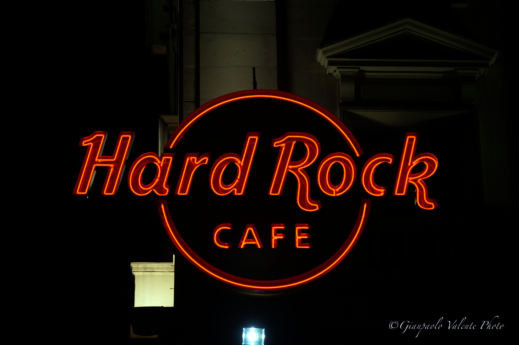 Sony SLT-A57 sample photo. Hard rock cafe photography