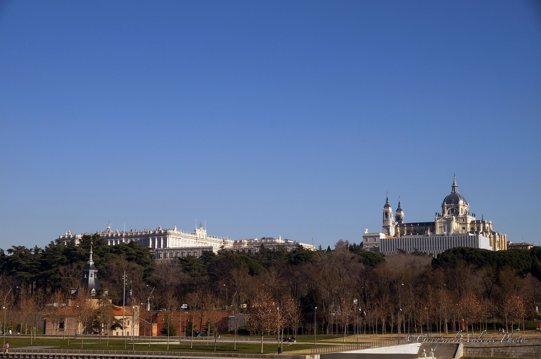 Sony SLT-A57 sample photo. Palacio real y catedral de l almudena photography