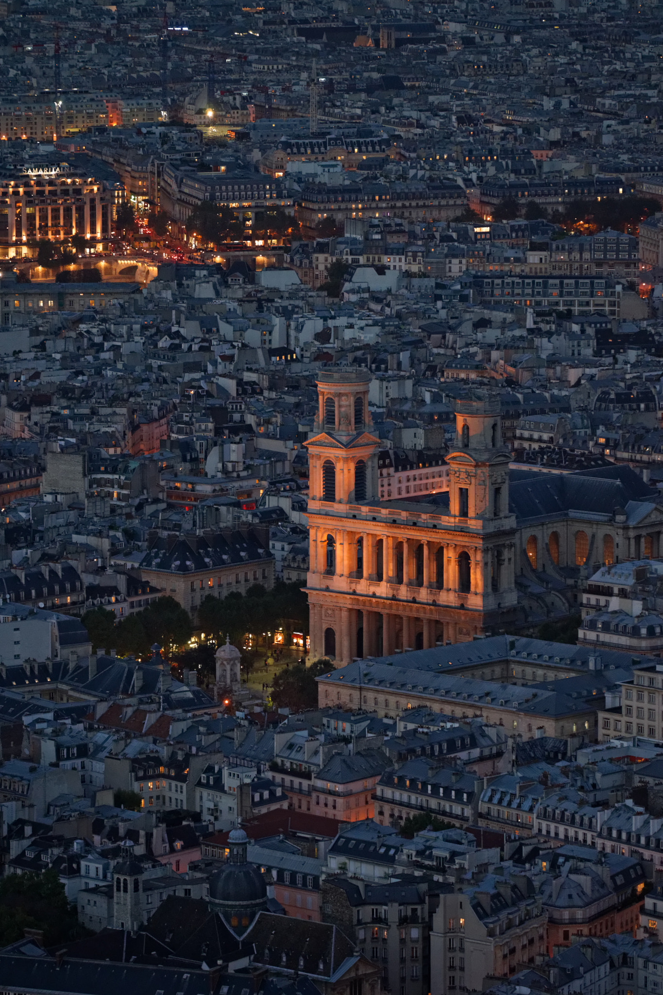 Sony a99 II + Minolta/Sony AF 70-200mm F2.8 G sample photo. Notre dame in the evening photography