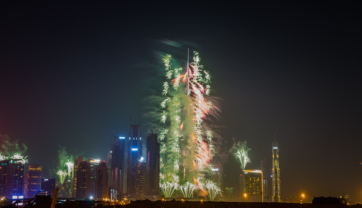 Nikon D5100 + Sigma 18-35mm F1.8 DC HSM Art sample photo. Fireworks bonanza at burj khalifa photography