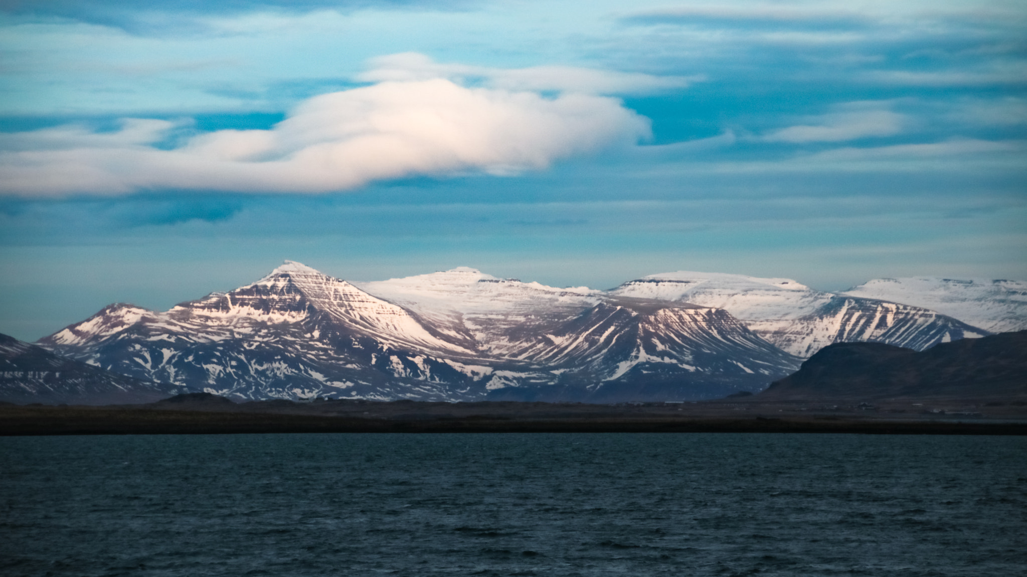 Canon EOS 760D (EOS Rebel T6s / EOS 8000D) sample photo. Looking out of reykjavik #2 photography