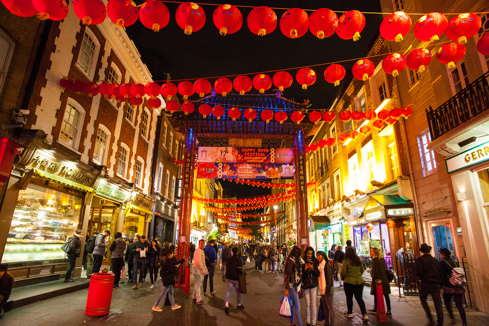 Canon EOS 5D + Canon EF 20-35mm F3.5-4.5 USM sample photo. Soho london photography