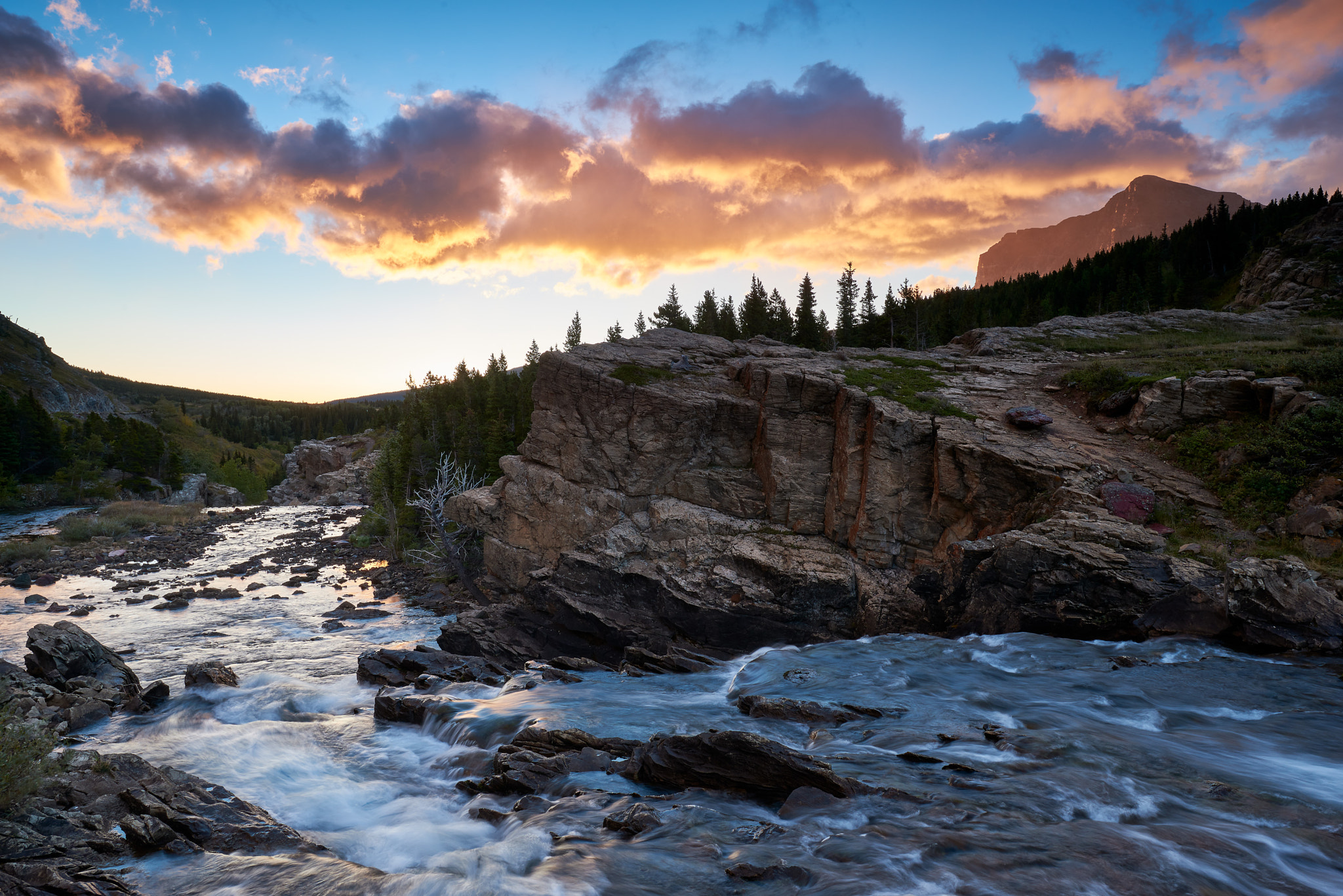 Nikon AF-S NIKKOR 17-35mm f/2.8 ED sample photo. Sunrise at swiftcurrent creek photography