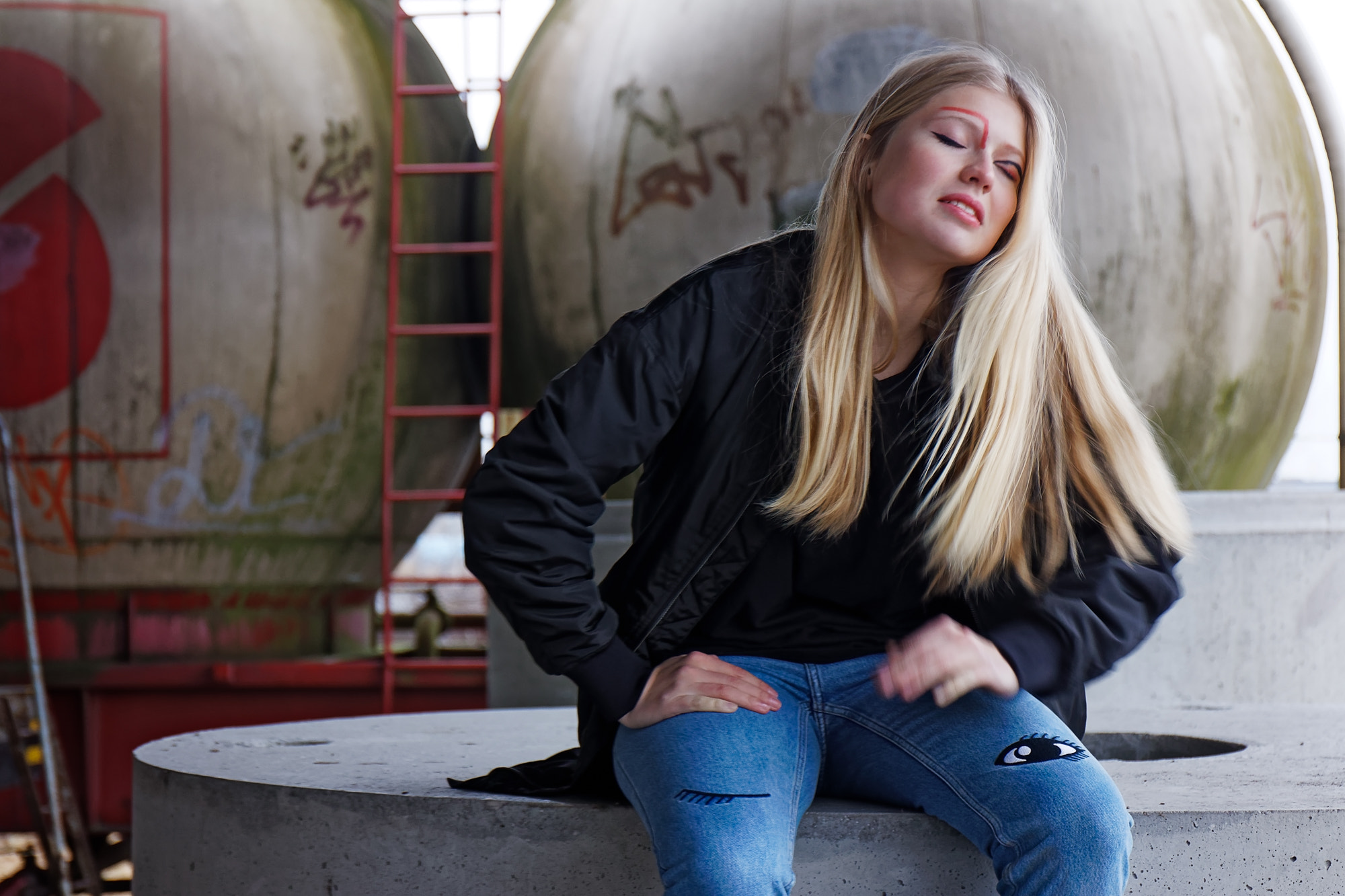 Canon EF 24-70mm F4L IS USM sample photo. Sitting in kristianstad photography