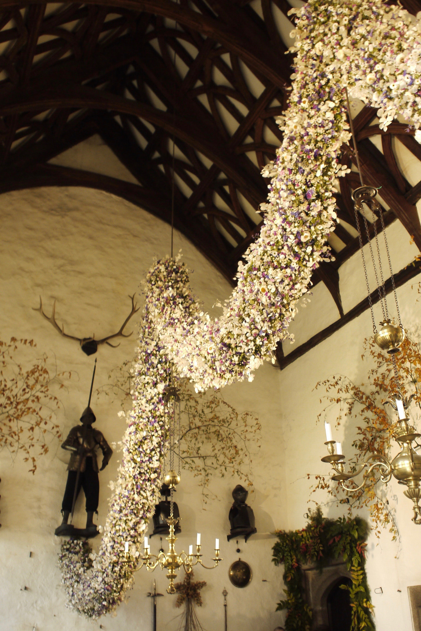 Panasonic Lumix DMC-G10 sample photo. 60 foot garland at cotehele house photography