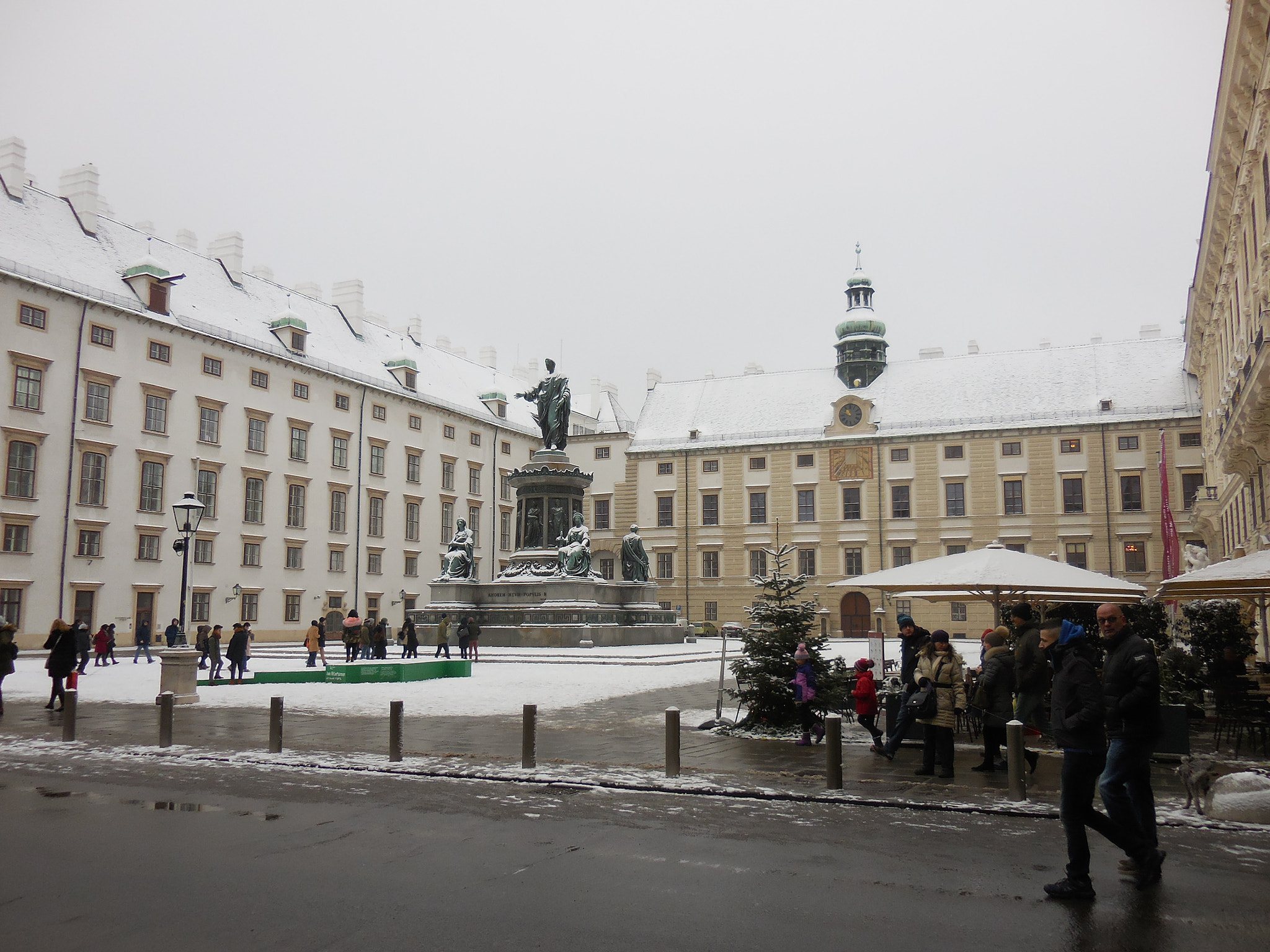 Nikon Coolpix S6800 sample photo. Vienna-winter palace photography