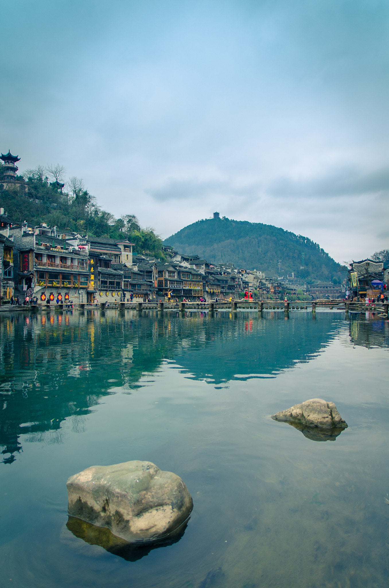 Nikon D7000 + Sigma 17-70mm F2.8-4 DC Macro OS HSM sample photo. The tuojiang river photography