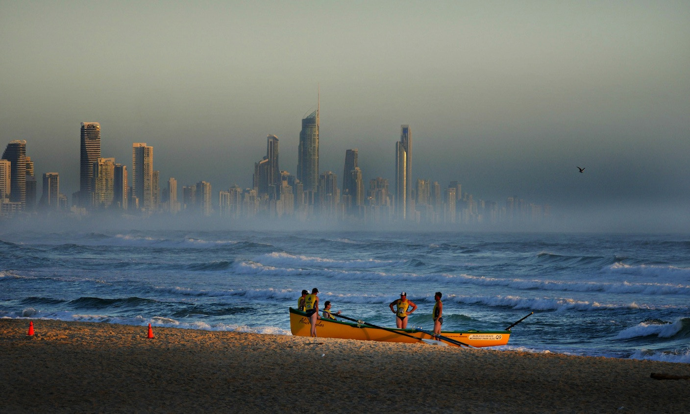 Panasonic Lumix DMC-GH4 + LEICA DG 100-400/F4.0-6.3 sample photo. Burleigh heads 1 photography