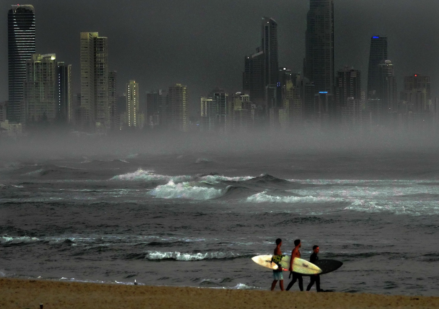 Panasonic Lumix DMC-GH4 + LEICA DG 100-400/F4.0-6.3 sample photo. Burleigh heads 8 photography