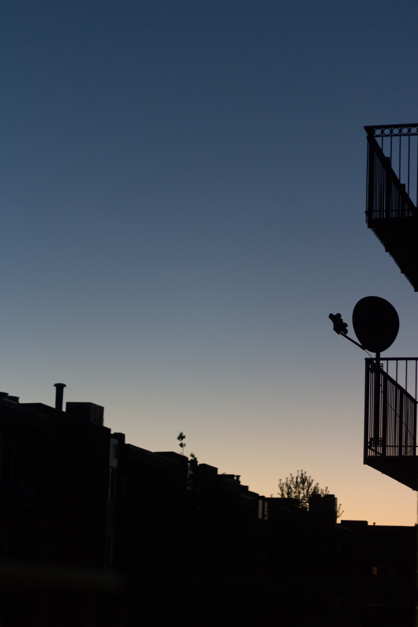 Canon EOS 650D (EOS Rebel T4i / EOS Kiss X6i) sample photo. Satelitte silhouette photography