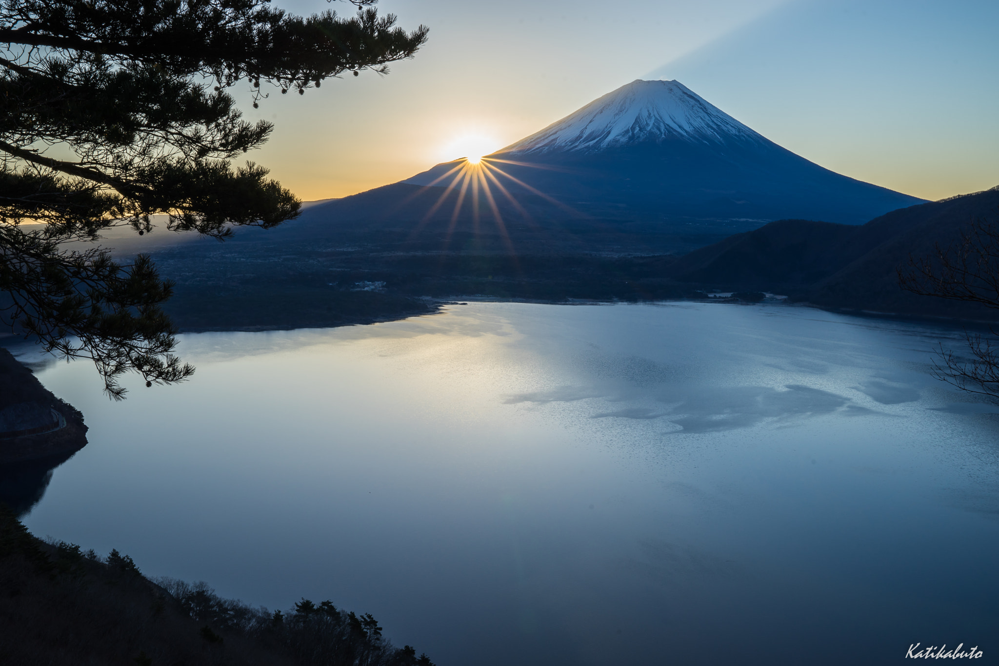 Sony FE 24-70mm F2.8 GM sample photo. The sunrise on new year's day 2017 photography