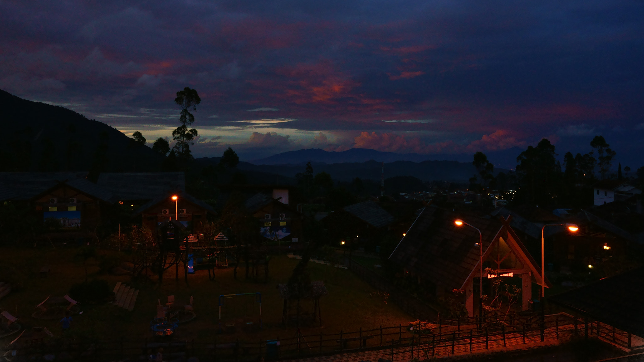 Sony a7 II + Sony FE 28mm F2 sample photo. Sunset at ciwidey photography
