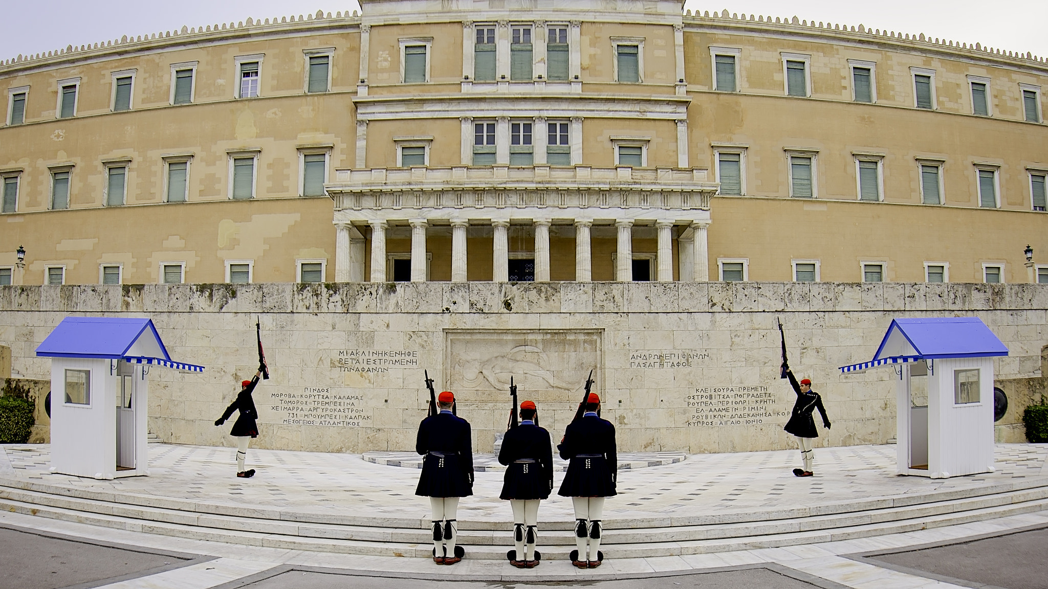 Canon EOS-1D C + Canon EF 14mm F2.8L II USM sample photo. Changing of the guard photography