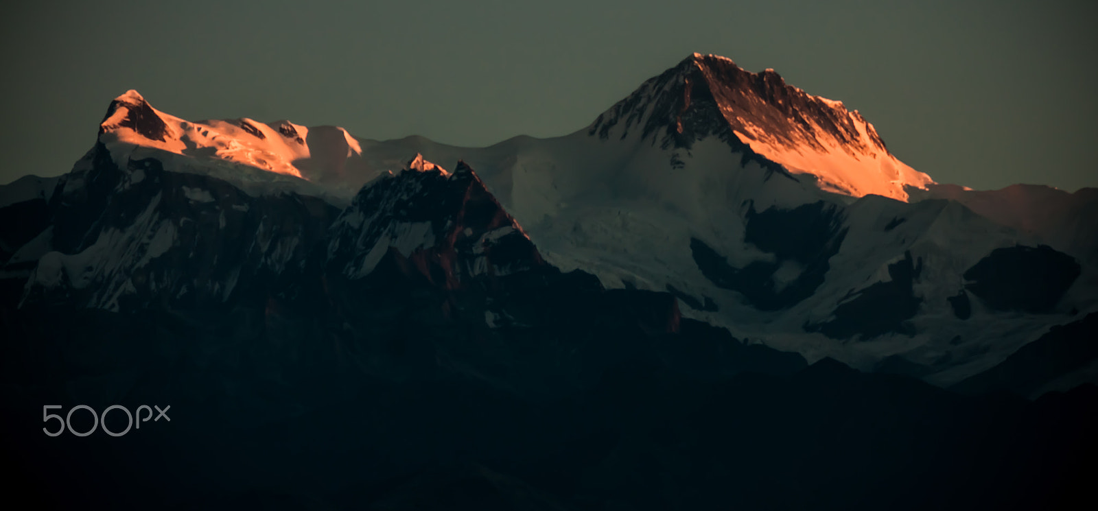 Canon EF 75-300mm f/4-5.6 USM sample photo. Sun-kissed himalaya photography