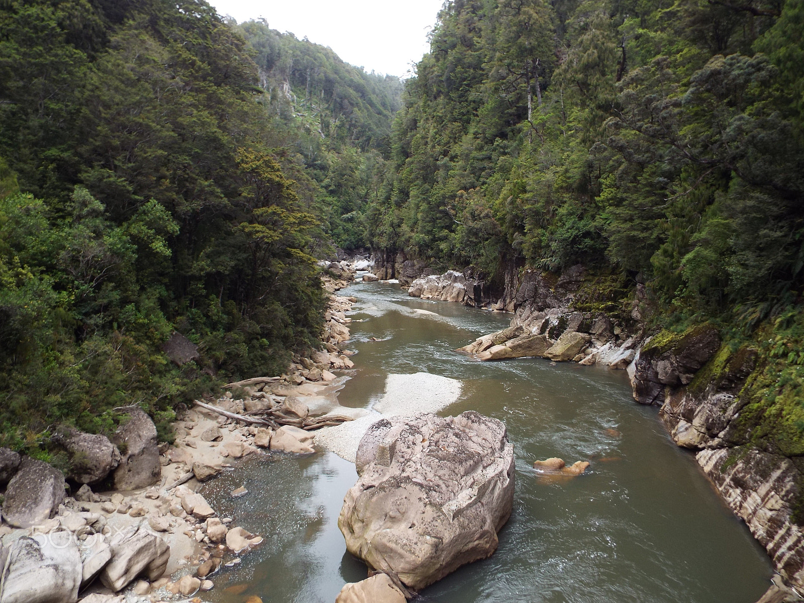 Fujifilm FinePix S8400W sample photo. Charming creek 2 photography