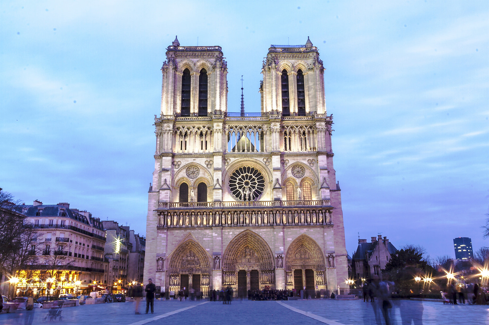 Canon EF-S 10-22mm F3.5-4.5 USM sample photo. Notre dame paris photography