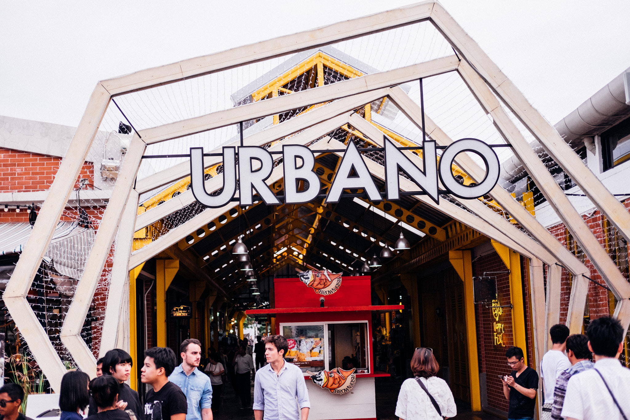 Fujifilm X-E2 + Fujifilm XF 35mm F2 R WR sample photo. Asiatique at thailand photography