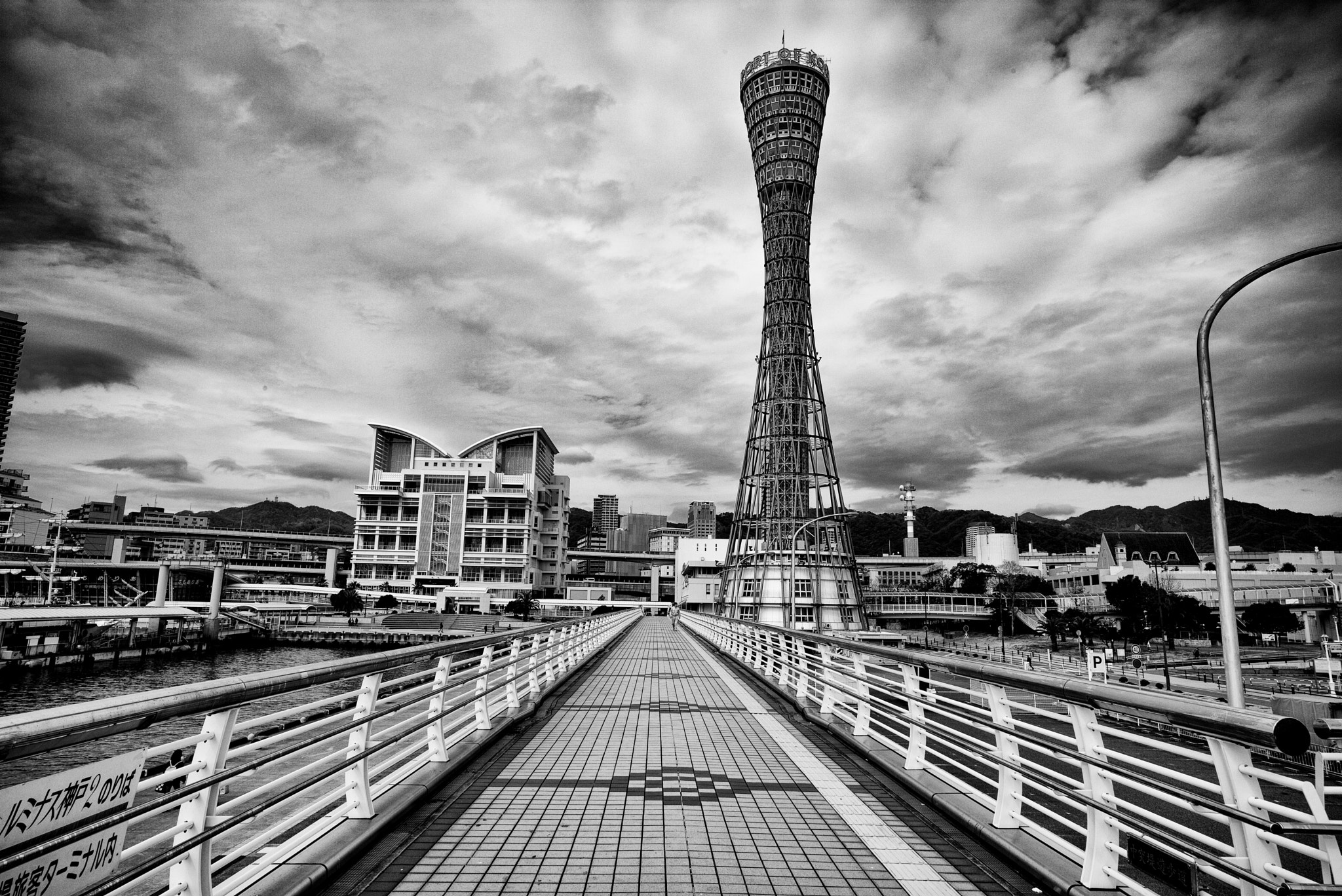 Leica Super-Elmar-M 21mm F3.4 ASPH sample photo. Kobe "king  earthquake land" photography