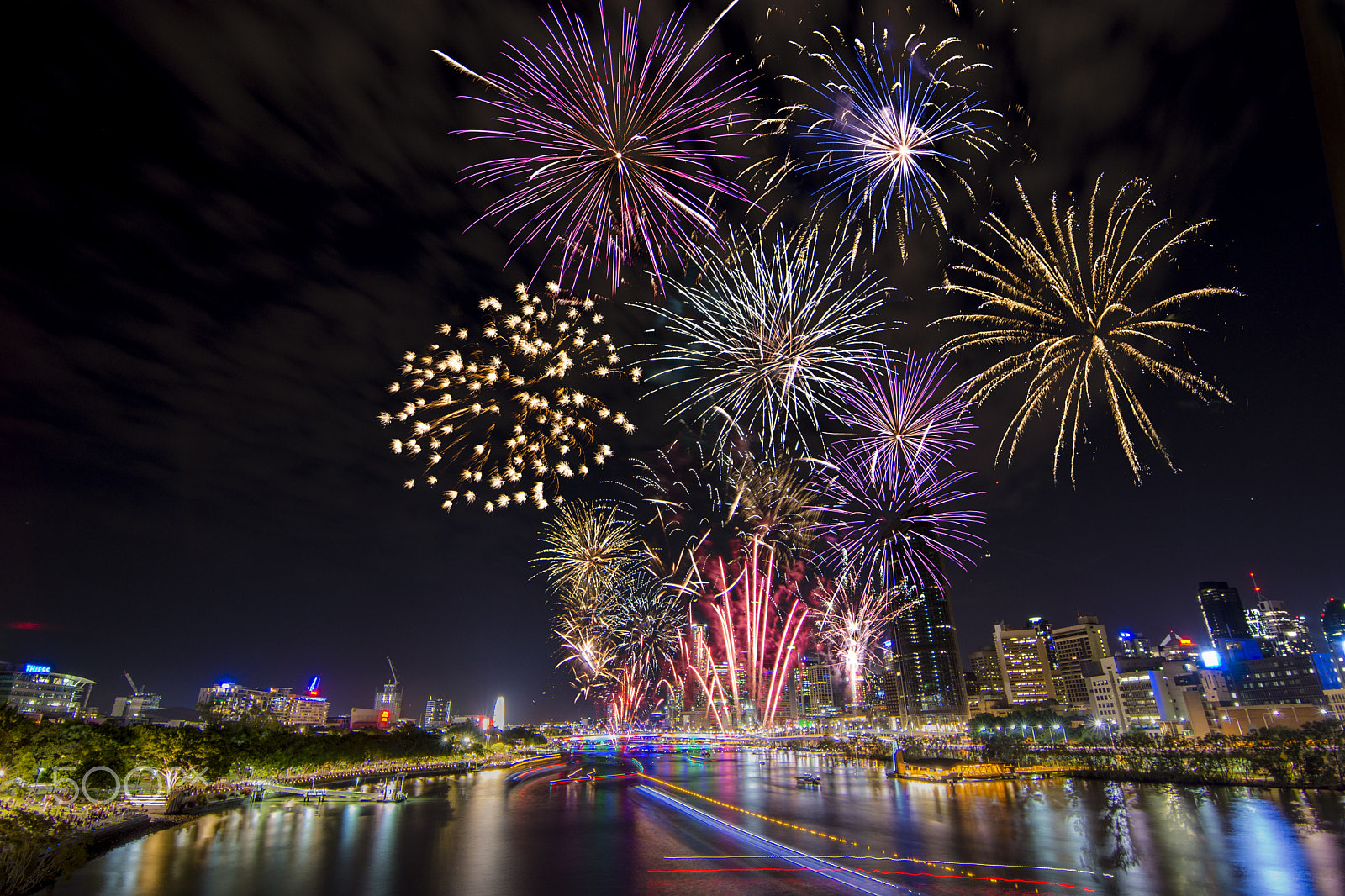 Sony SLT-A77 + 20mm F2.8 sample photo. New year's eve fireworks spectacular photography