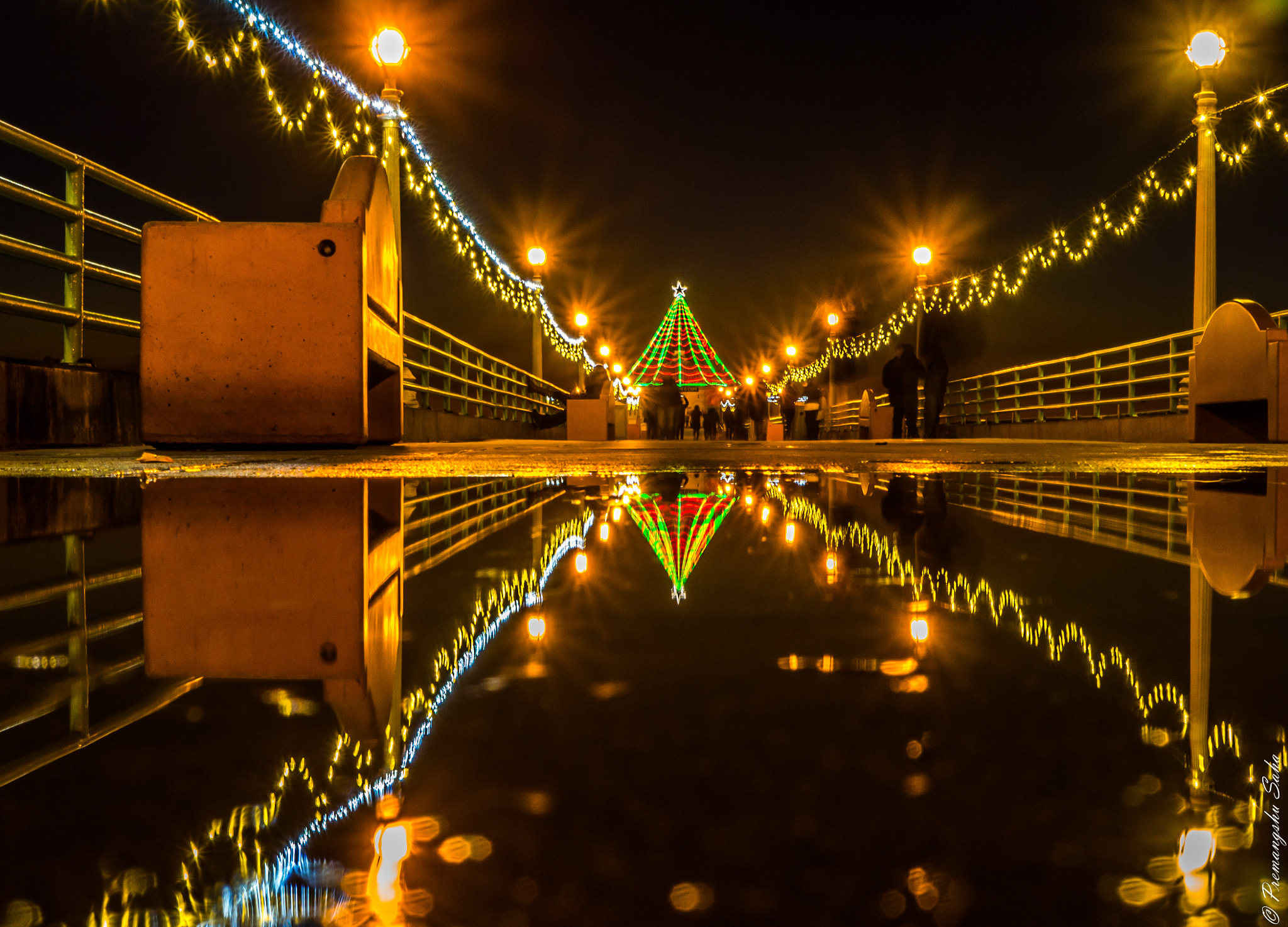 Olympus OM-D E-M10 + LUMIX G 25/F1.7 sample photo. Reflection of tiny light called life photography