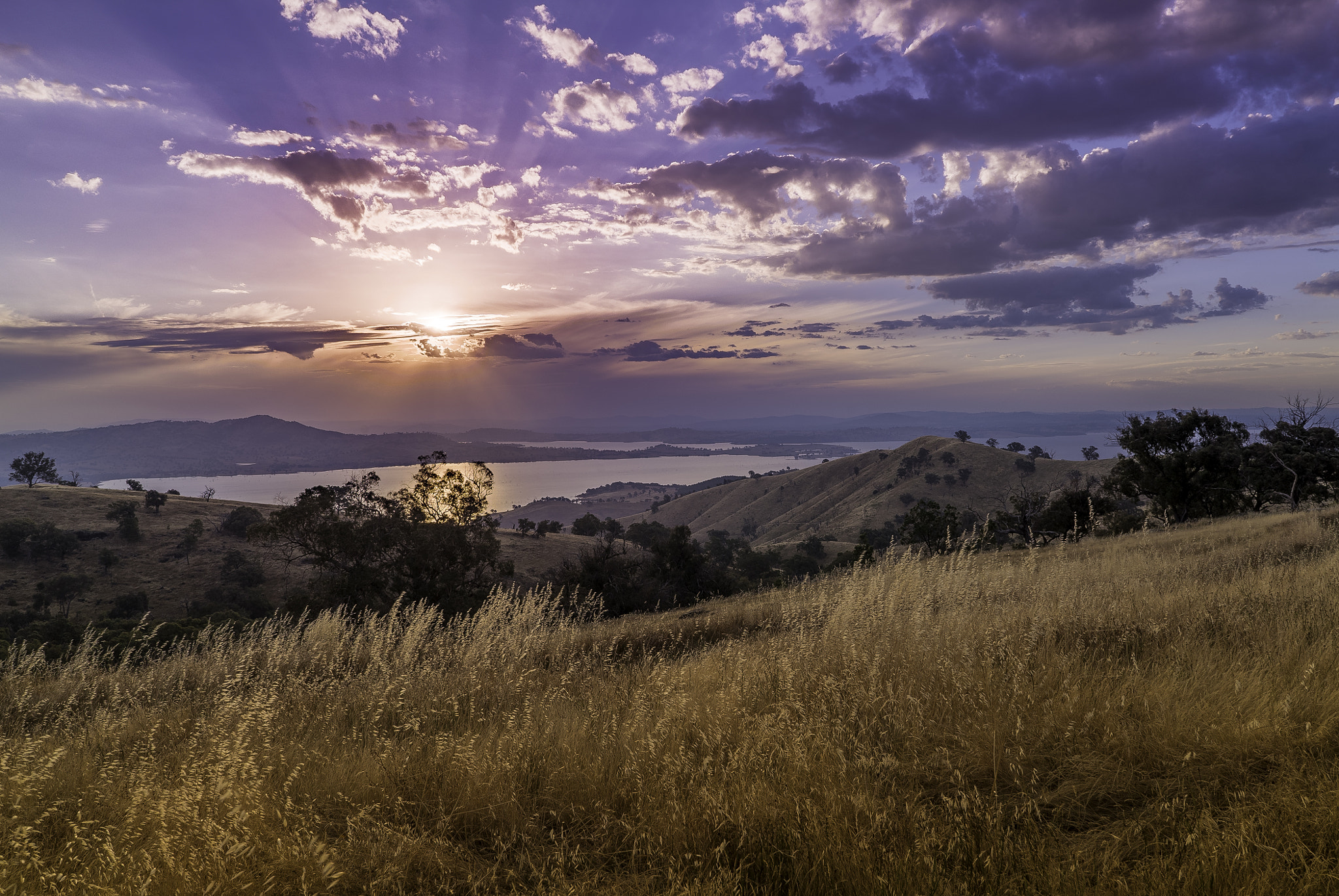 Sony FE 28mm F2 sample photo. Sunset over hume photography