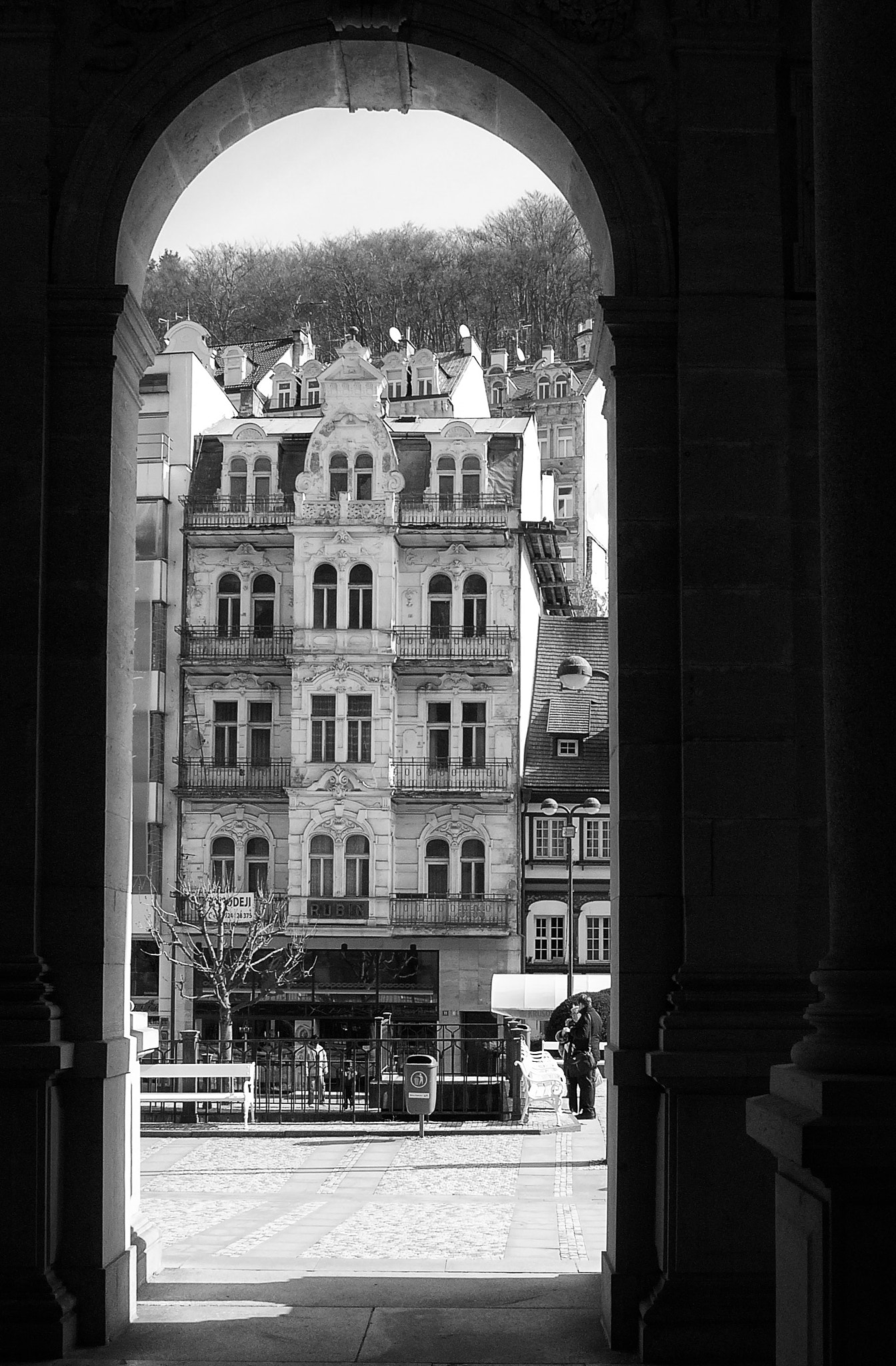 Leica DIGILUX 2 sample photo. Architecture in karlovy vary (czech republic) photography