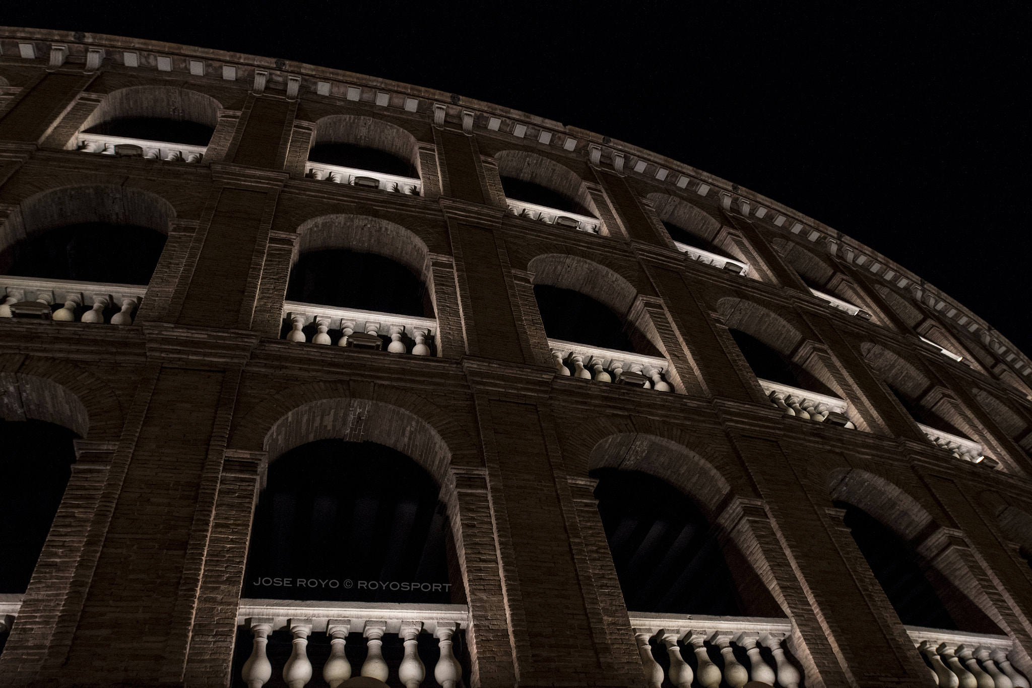Nikon AF-S Nikkor 17-35mm F2.8D ED-IF sample photo. La plaza de toros photography