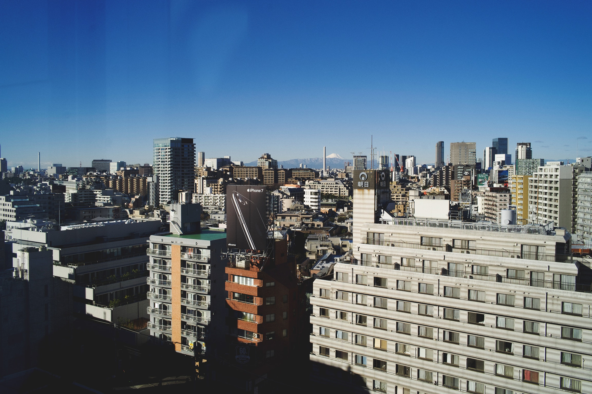 Summilux-M 1:1.4/28 ASPH. sample photo. Sky blue sky photography