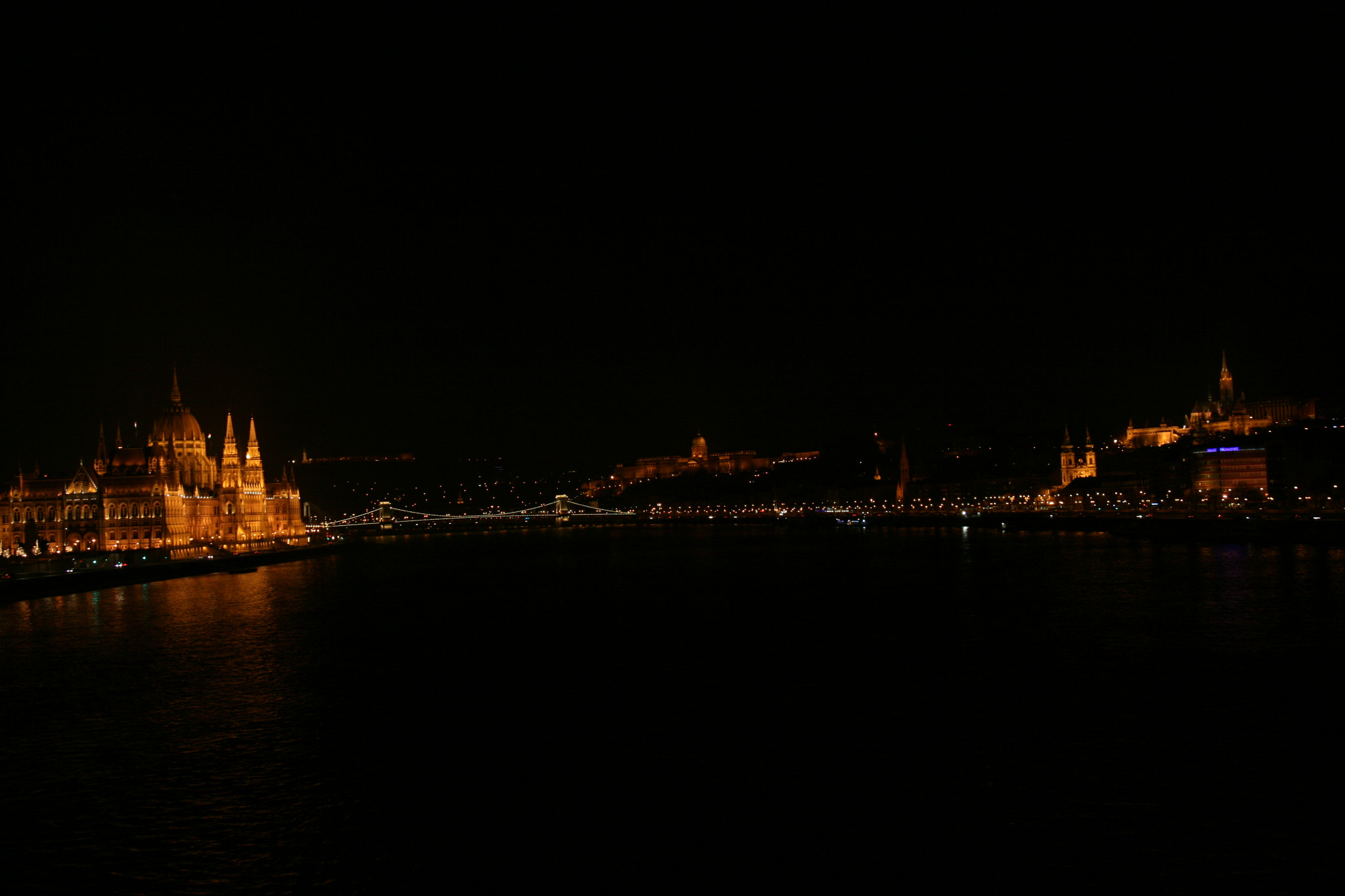 Canon EF-S 18-200mm F3.5-5.6 IS sample photo. One city,one river but many lights and sights photography