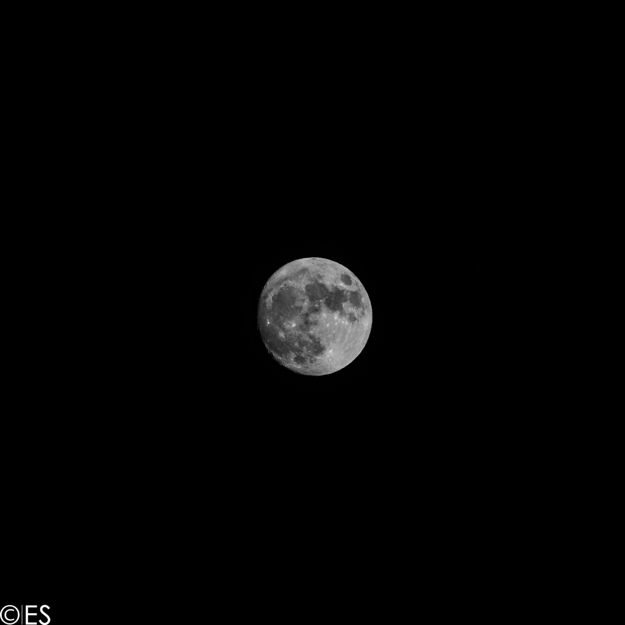 Canon EOS 100D (EOS Rebel SL1 / EOS Kiss X7) + Tamron AF 70-300mm F4-5.6 Di LD Macro sample photo. December moon photography