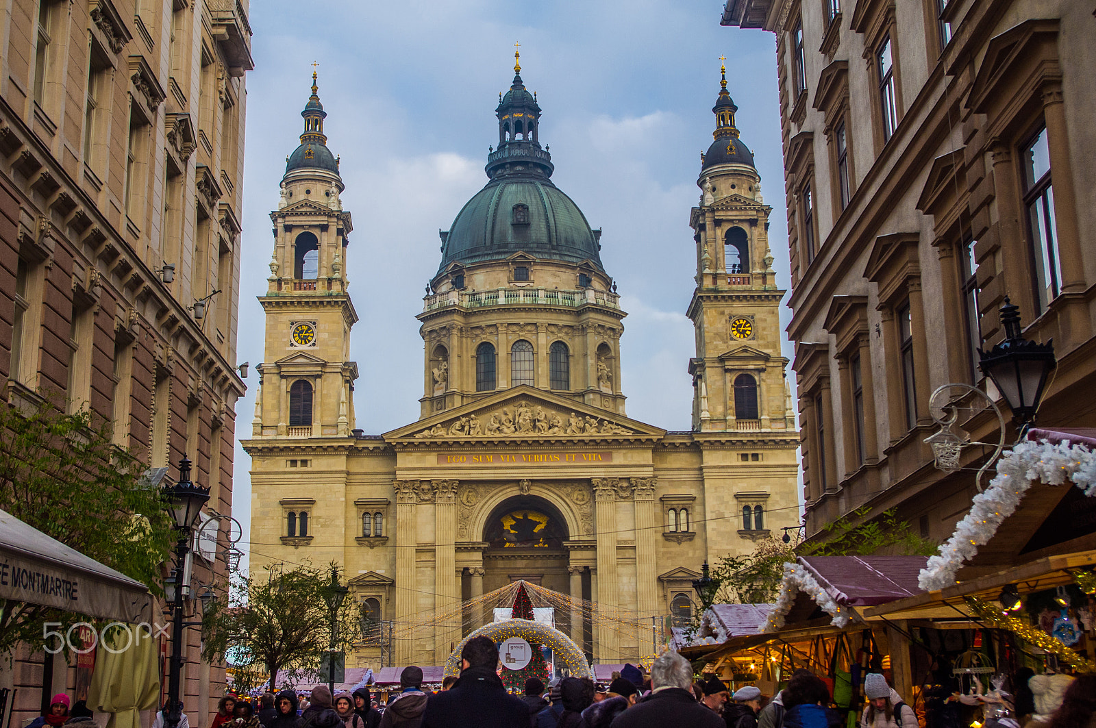 Pentax smc DA 18-55mm F3.5-5.6 AL WR sample photo. St. stephen's basilica photography