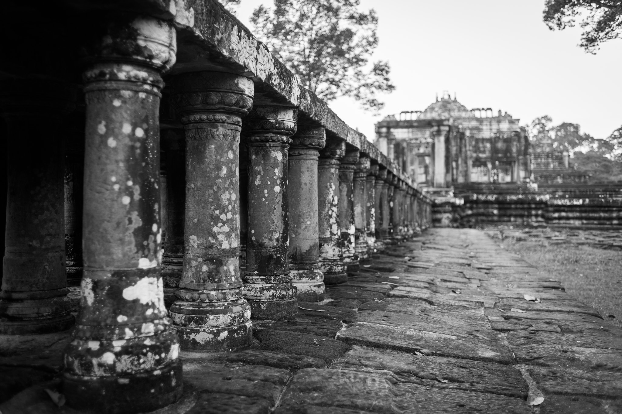 Nikon D4 + Nikon AF Nikkor 35mm F2D sample photo. Angkor wat photography