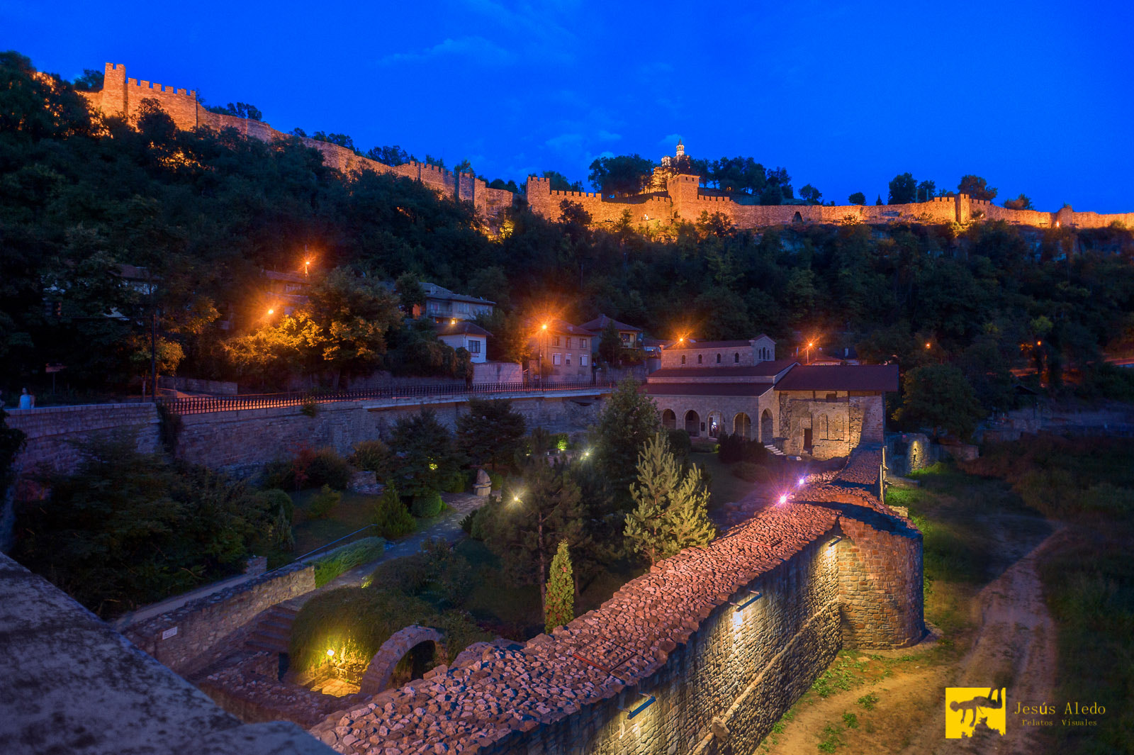 AF Nikkor 20mm f/2.8 sample photo. "castles of light" photography