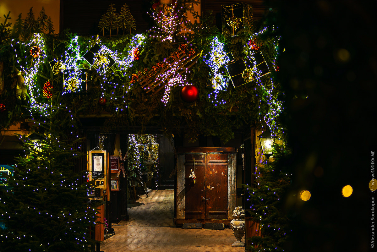 Sony a7S II + Minolta AF 80-200mm F2.8 HS-APO G sample photo. Outdoor christmas decoration in strasbourg, france photography