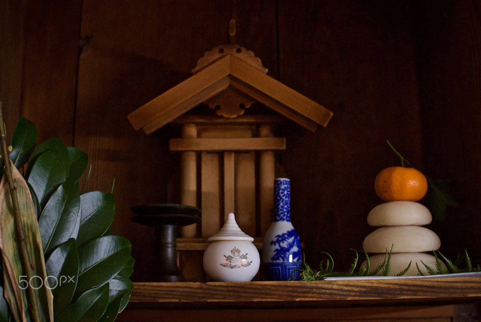Nikon 1 J2 + Nikon 1 Nikkor 18.5mm F1.8 sample photo. Household shinto shrine photography