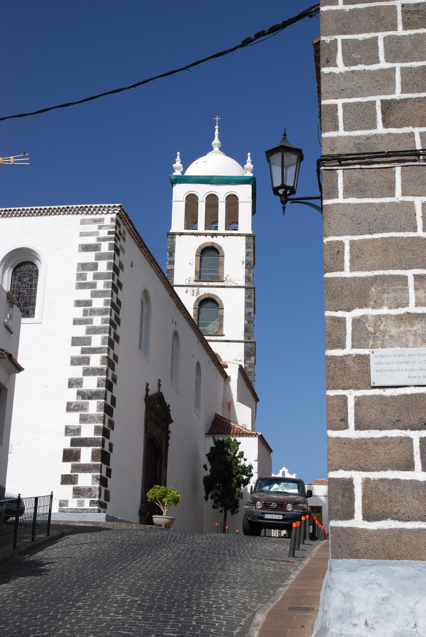 Nikon D80 + Sigma 17-70mm F2.8-4.5 DC Macro Asp. IF sample photo. Tenerife photography