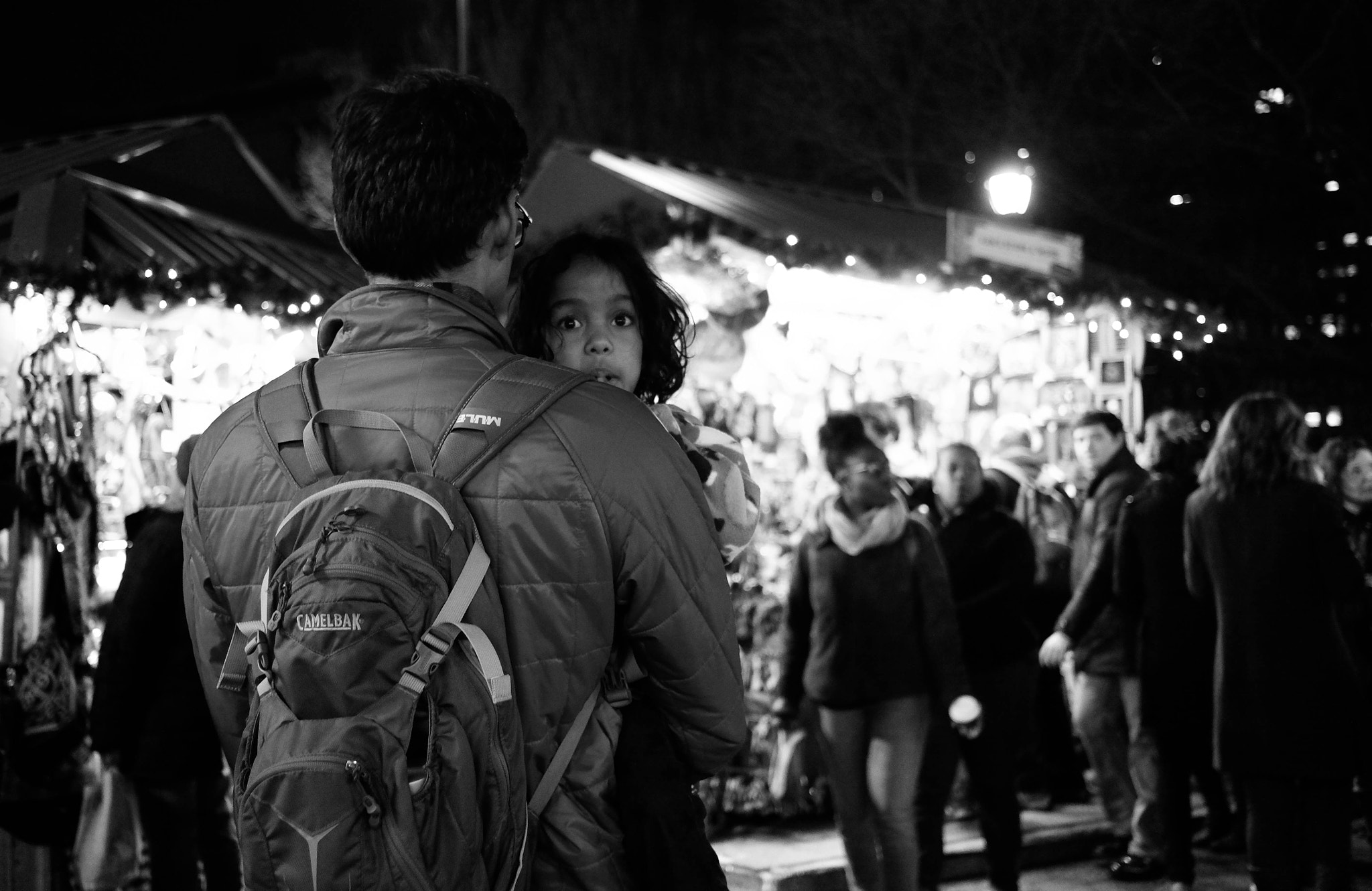 Fujifilm X-E2S + Fujifilm XF 23mm F2 R WR sample photo. "union square holiday market." photography