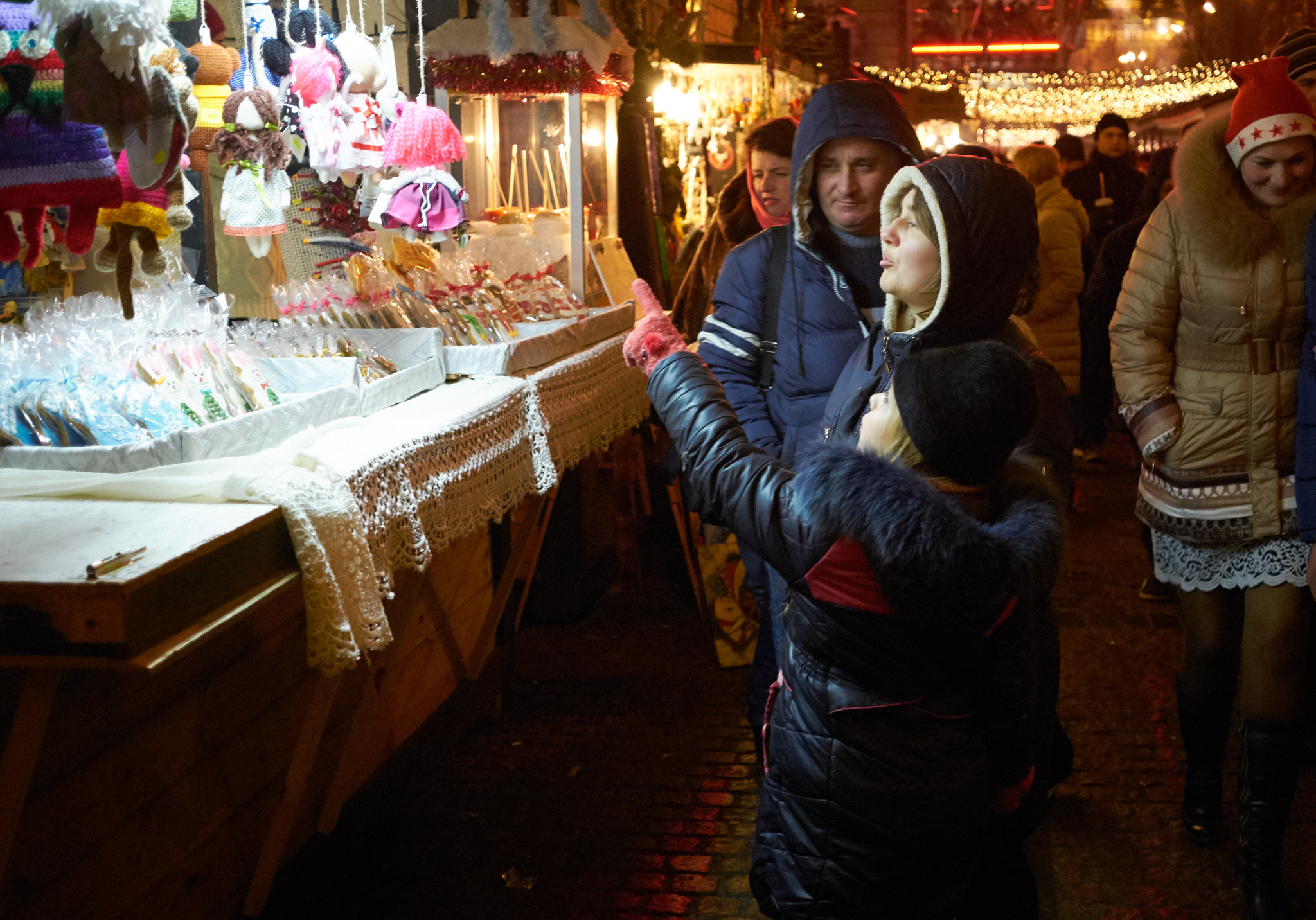 Fujifilm X-M1 + Fujifilm XF 27mm F2.8 sample photo. Mommy buy me that photography