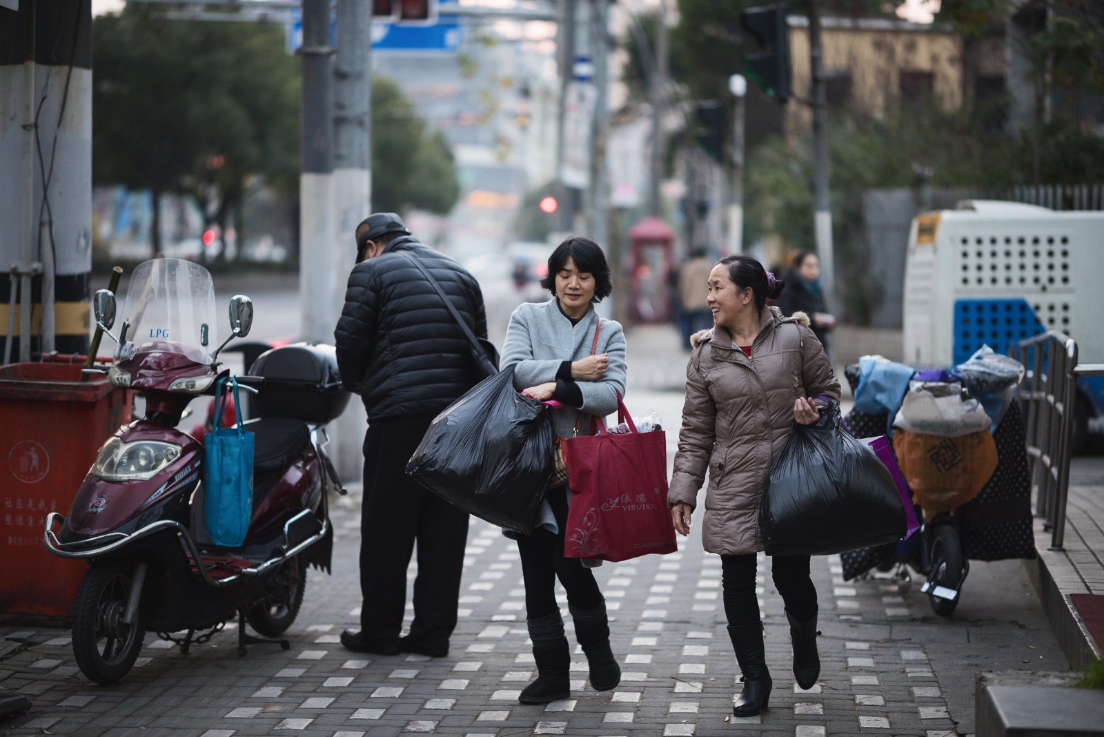 Zeiss Milvus 85mm f/1.4 sample photo. Shanghai photography