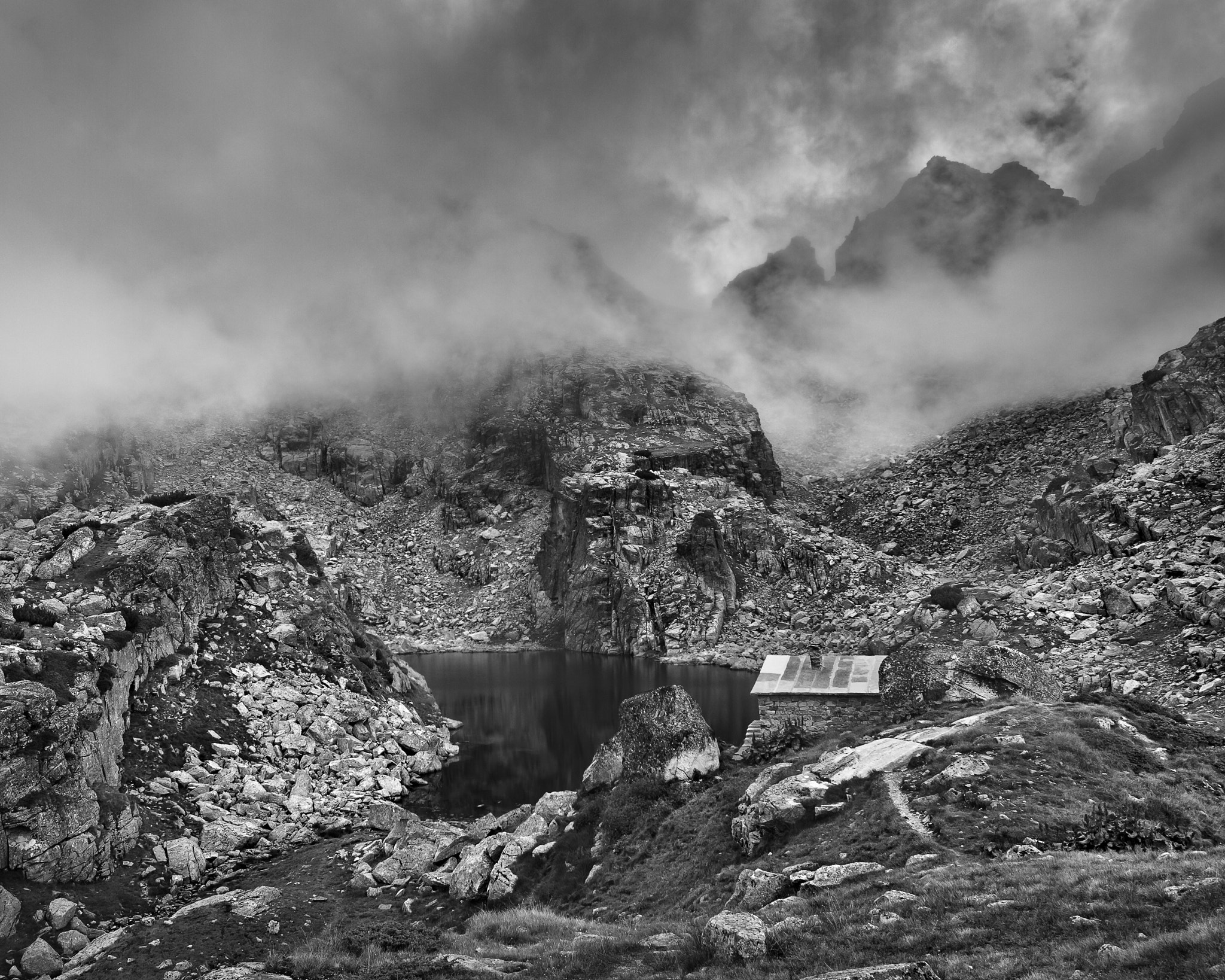 Canon EF-S 10-22mm F3.5-4.5 USM sample photo. Hidden mountain hut photography