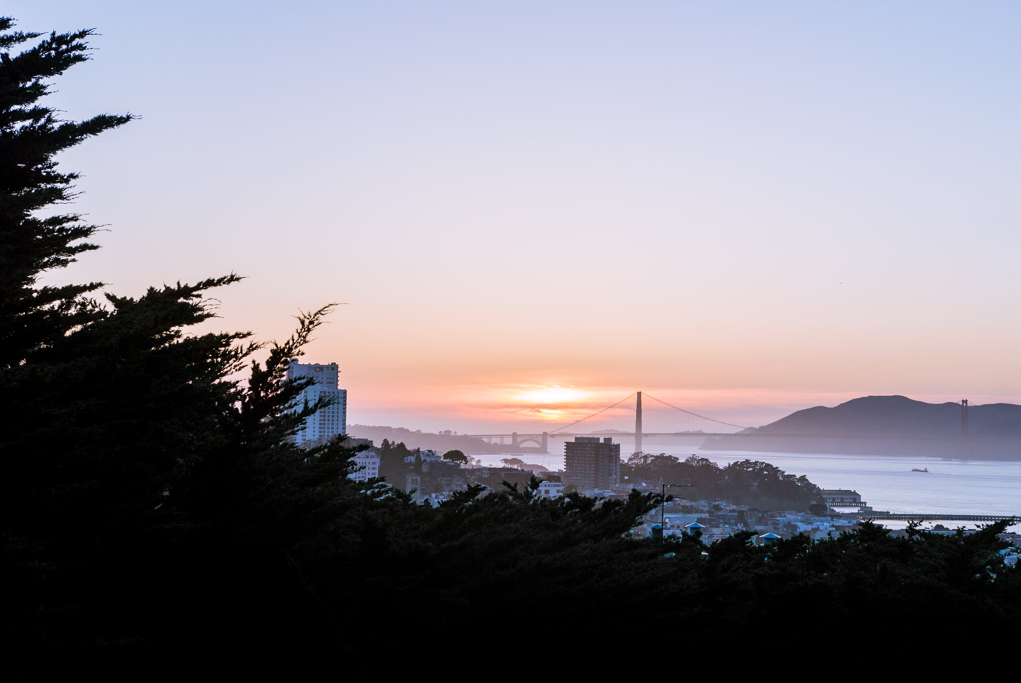 Nikon D3200 + Sigma 18-35mm F1.8 DC HSM Art sample photo. Golden gate from telegraph hill photography