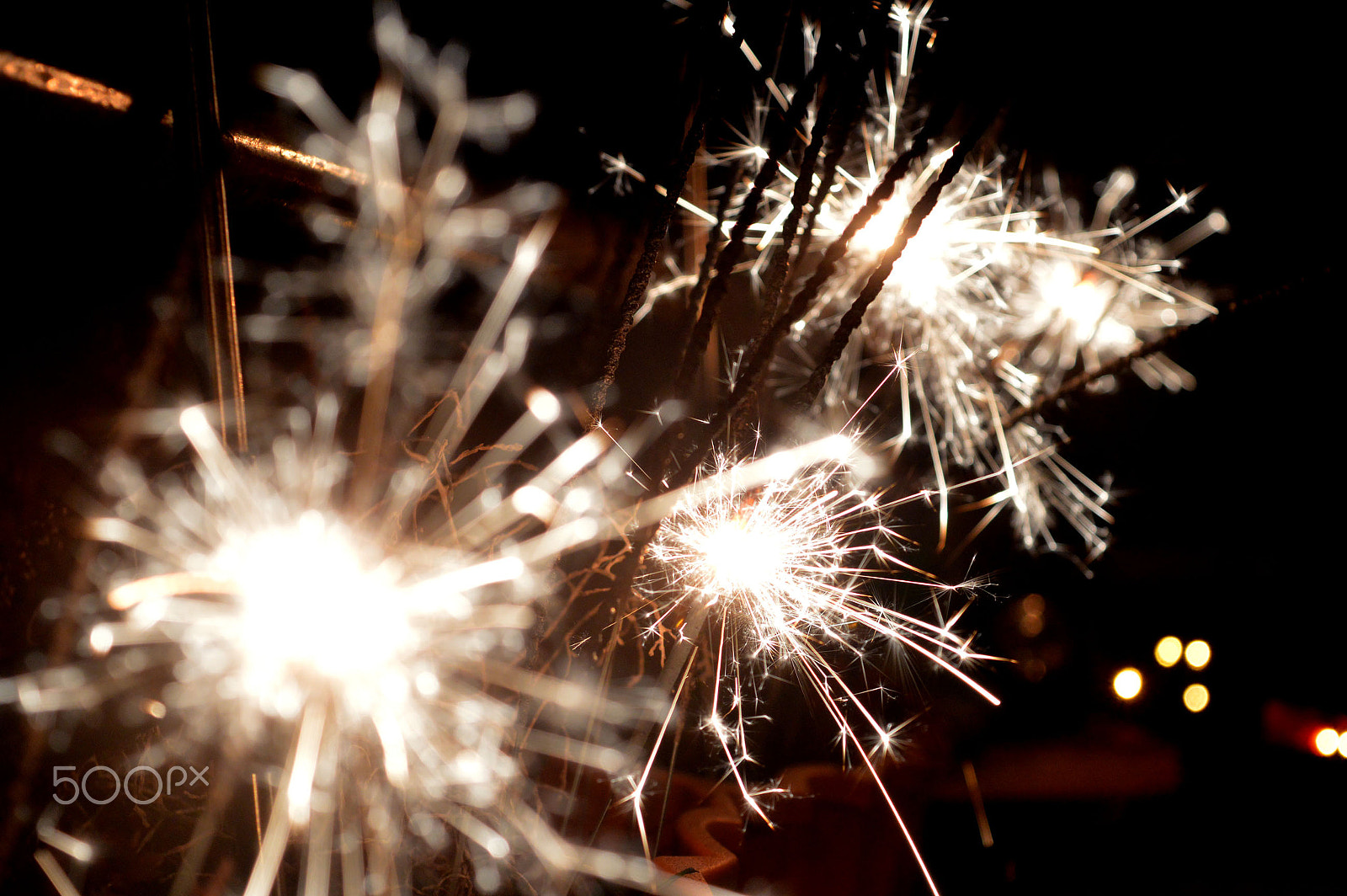 AF Zoom-Nikkor 75-300mm f/4.5-5.6 sample photo. Fireworks photography