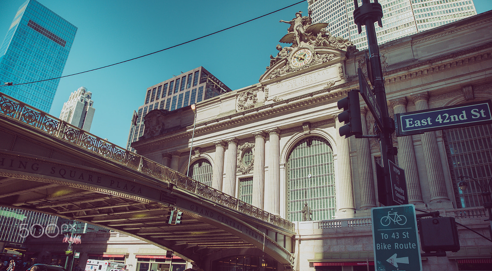 Sony a7S II + Sony 70-400mm F4-5.6 G SSM sample photo. Grand central terminal photography