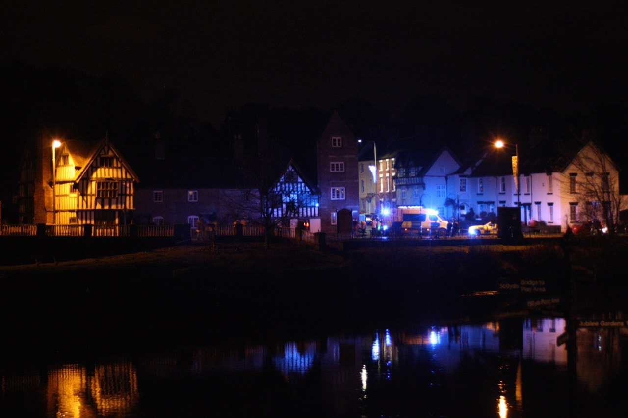 Canon EF 28-80mm f/3.5-5.6 USM IV sample photo. Lights on the river photography
