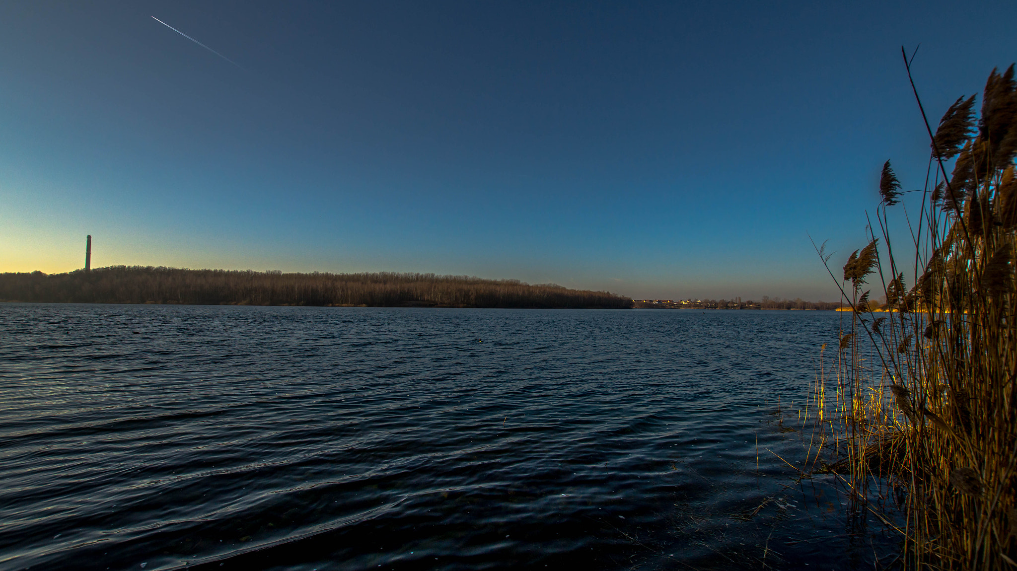 Sony SLT-A58 + Sigma 10-20mm F3.5 EX DC HSM sample photo. Winter by the water photography