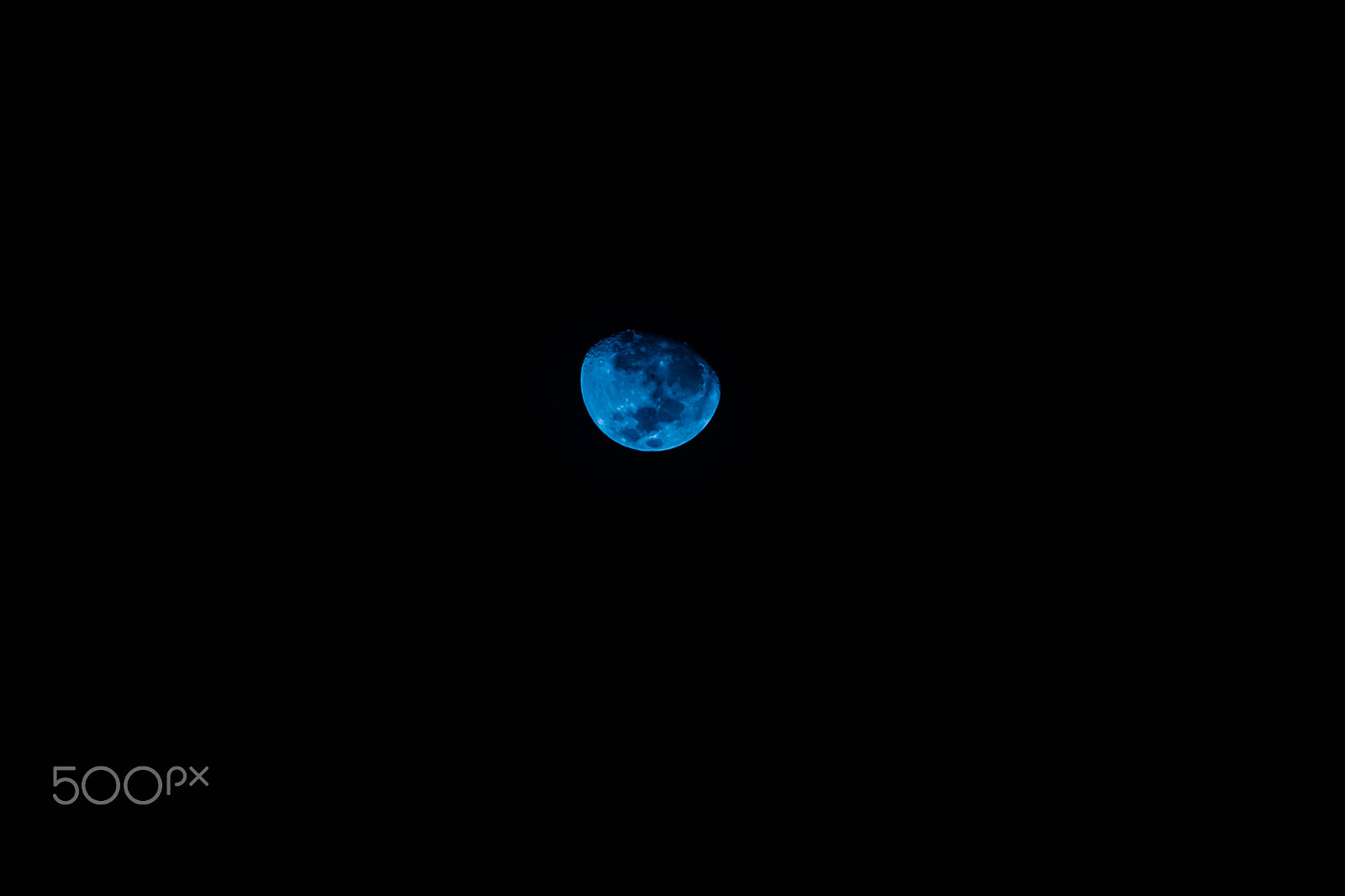 Canon EOS 600D (Rebel EOS T3i / EOS Kiss X5) + Canon EF-S 55-250mm F4-5.6 IS II sample photo. Blue moon photography