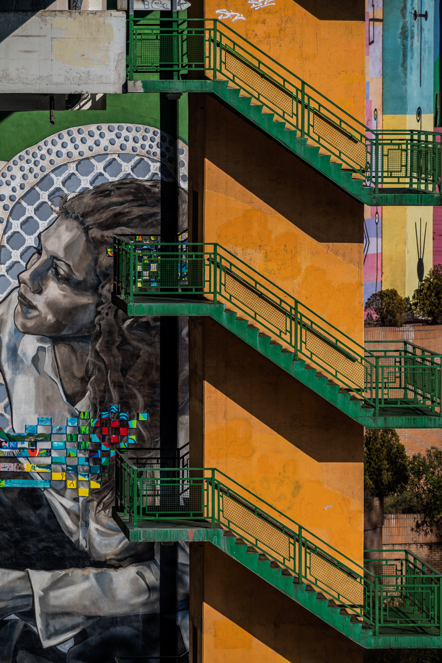Pentax smc DA* 300mm F4.0 ED (IF) SDM sample photo. Urban art photography