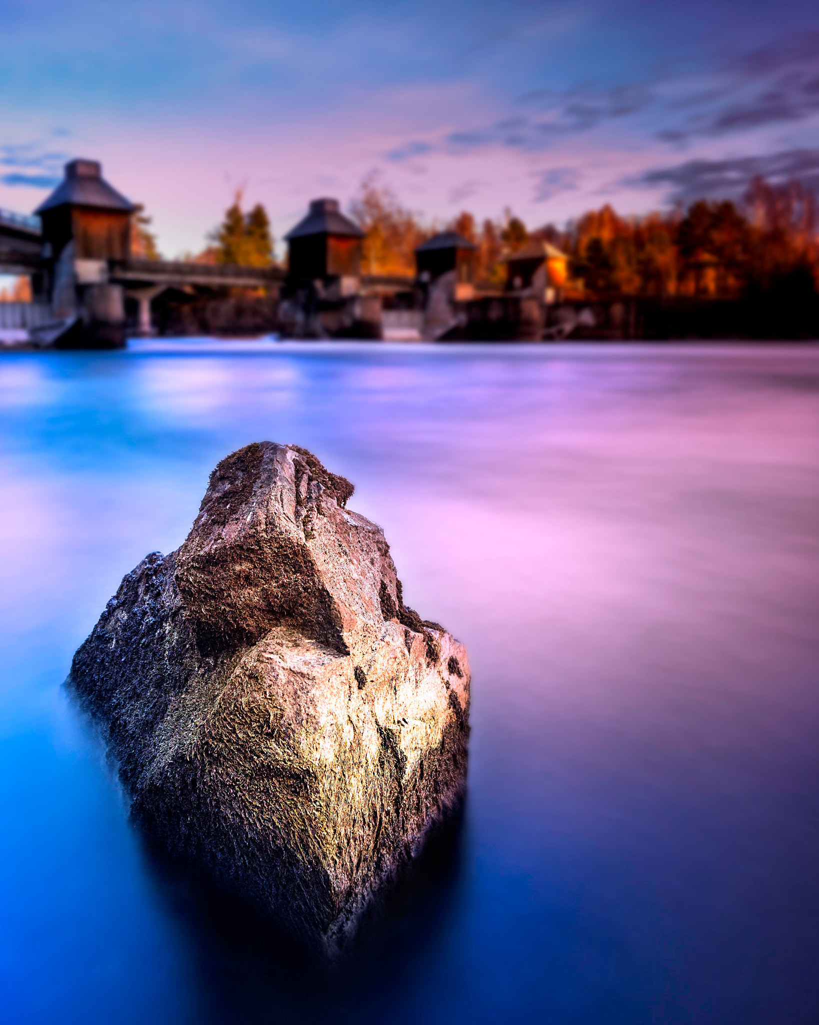 Sigma 20mm EX f/1.8 sample photo. The dam photography