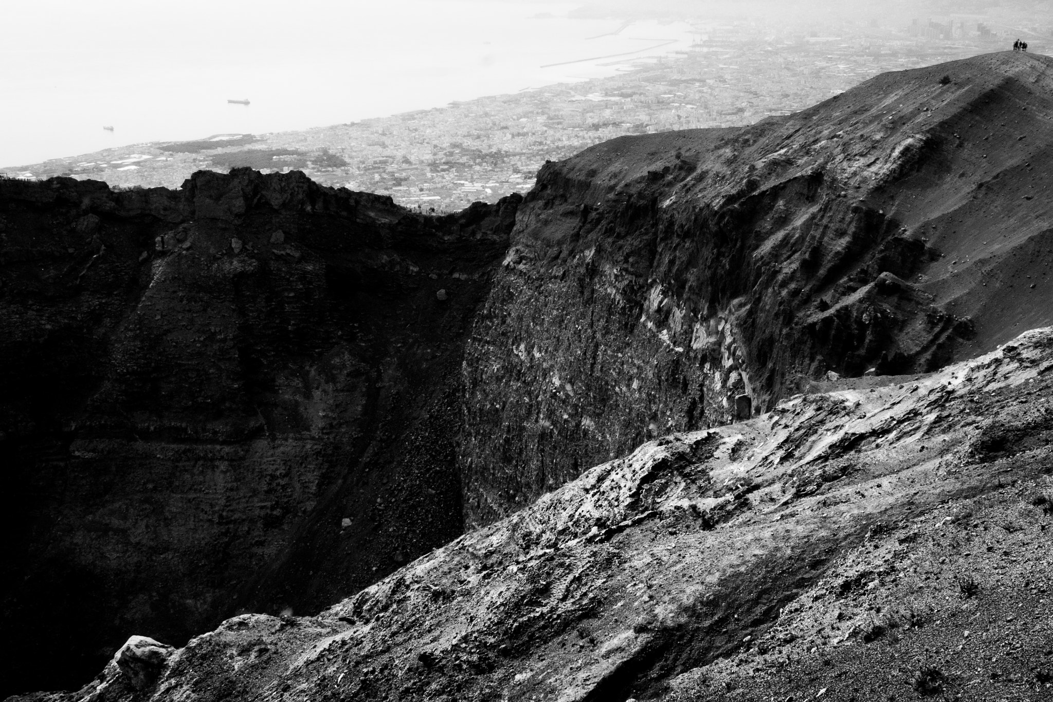 Fujifilm X-Pro1 + Fujifilm XF 16-55mm F2.8 R LM WR sample photo. Mount vesuvius, the crater photography