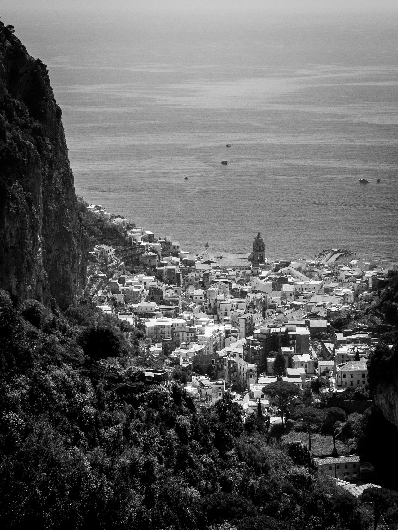 Fujifilm X-Pro1 + Fujifilm XF 16-55mm F2.8 R LM WR sample photo. The town of amalfi photography